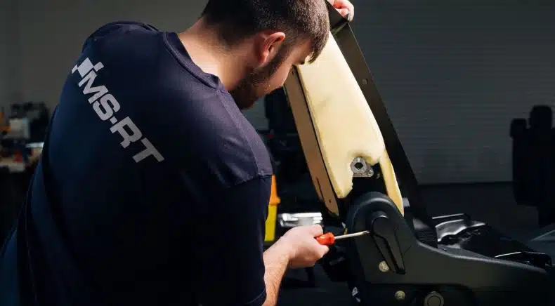 MS-RT3 MSRT Worker and car seat